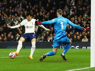 Tottenham fight back to draw with Man United in North London