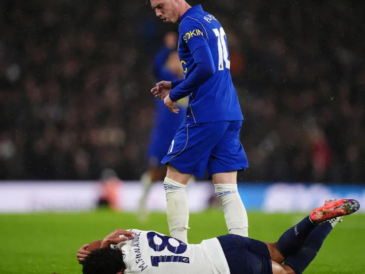 "One to learn from": Alonso admits disappointment over Palmer red versus Spurs