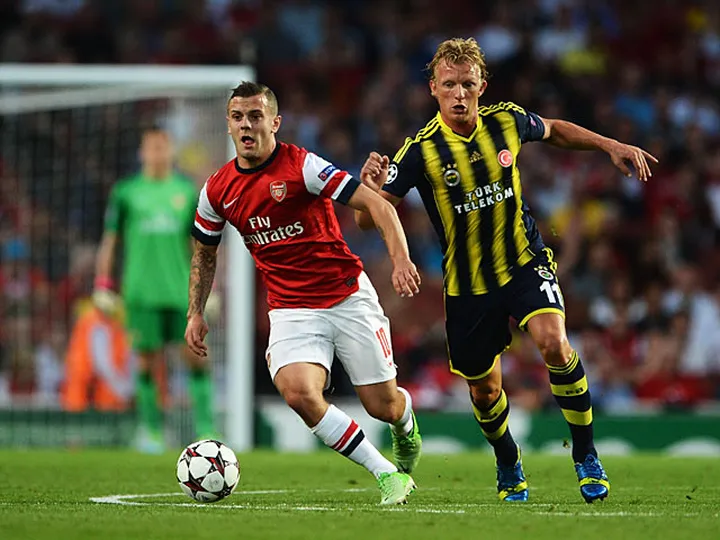 Van Persie starts for Netherlands