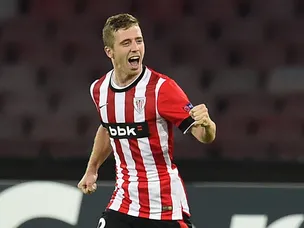 Iker Muniain back in training