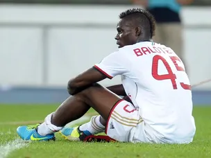 Seedorf hits back at Balotelli criticism