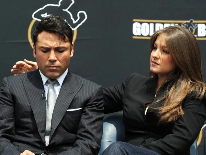 De La Hoya critical of Mayweather tactics