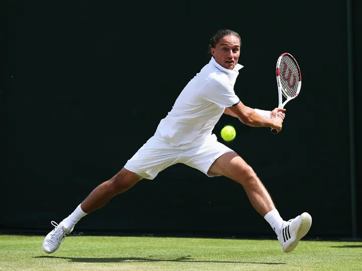 Alexandr Dolgopolov defeats Kyle Edmund
