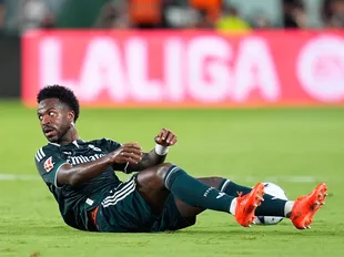 Eden Hazard defends Vinicius Junior - but Jose Mourinho wants one thing to change