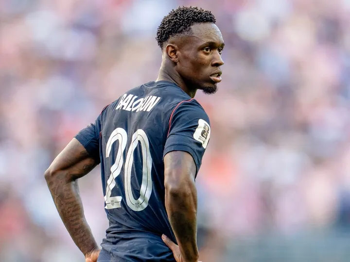 Moyes faces Everton striker crisis after Balogun transfer bombshell