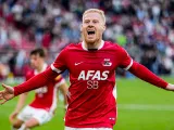 Mexx Meerdink celebrates scoring for AZ Alkmaar on September 21, 2025