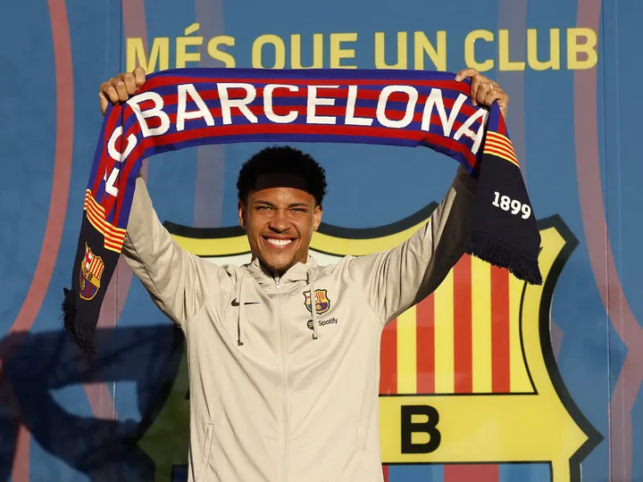 Barcelona confirm Vitor Roque arrival on a deal until June 2031