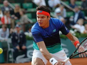 Raonic eases into French Open third round