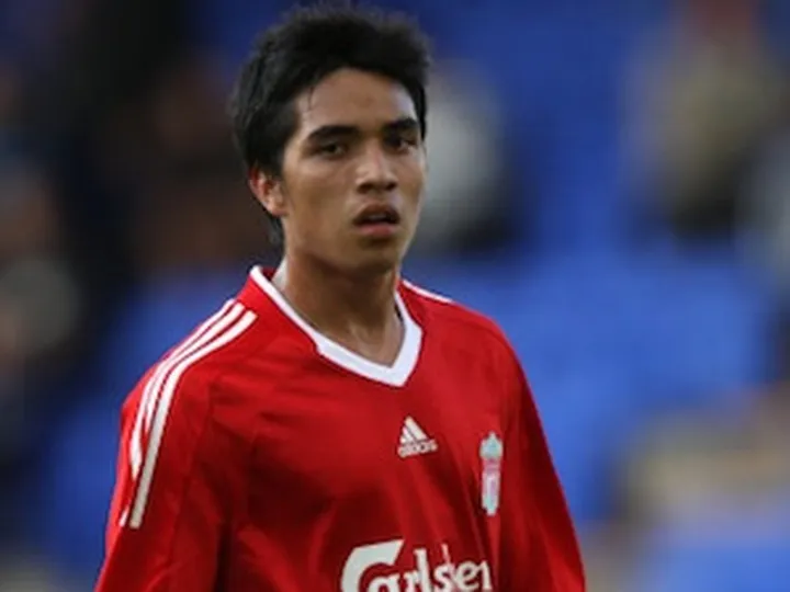 Blackpool sign Liverpool midfielder