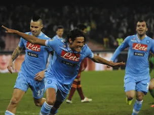 Cavani hat-trick sees off Roma