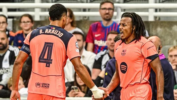 Barcelona transfer news: Premier League clubs 'on alert' as Catalan giants make defender decision