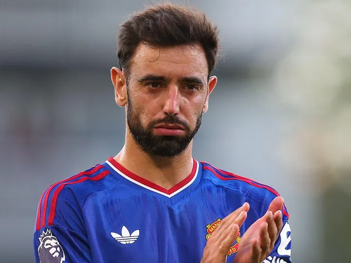 "Complicated" Fernandes injury hands Carrick fresh Man Utd concern