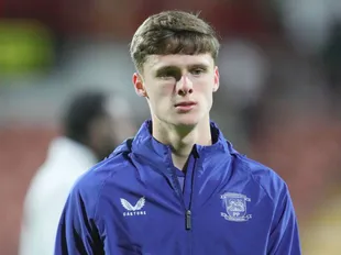 Everton 'react' to Armstrong chants amid Nottingham Forest £40m bid talk