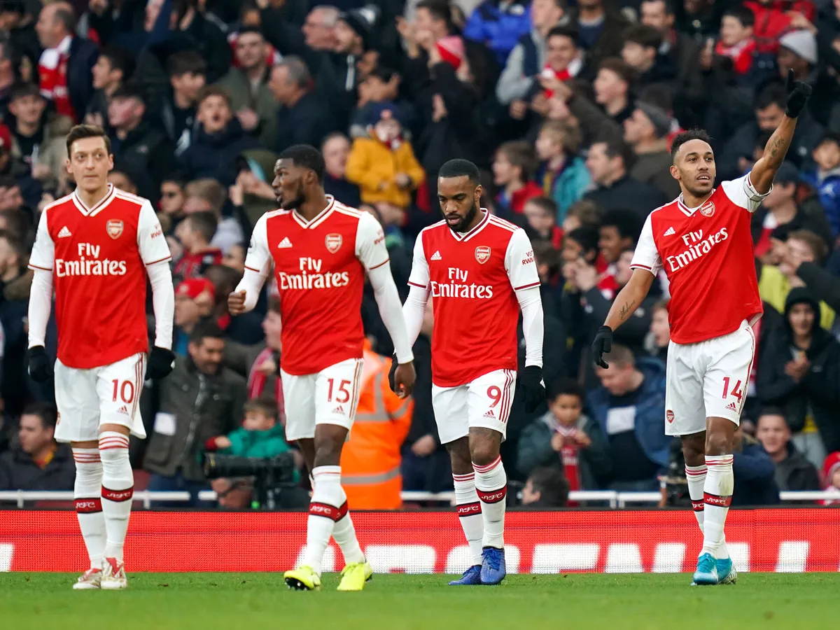 Ex-Arsenal FA Cup winner completes Premier League return in late Everton move