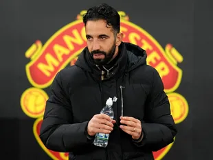 Wonderkid 'travelling to England' to complete much-anticipated Man United move