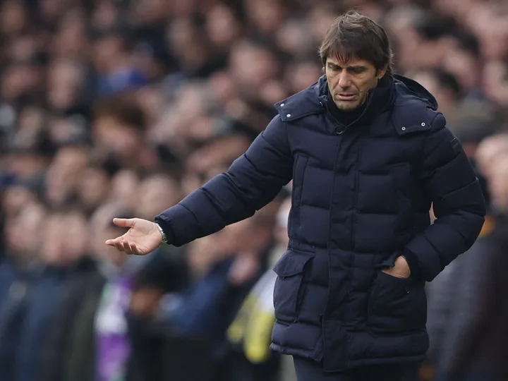 Antonio Conte calls for end to "stupid" war