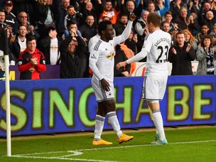 Jedinak penalty cancels out Bony strike