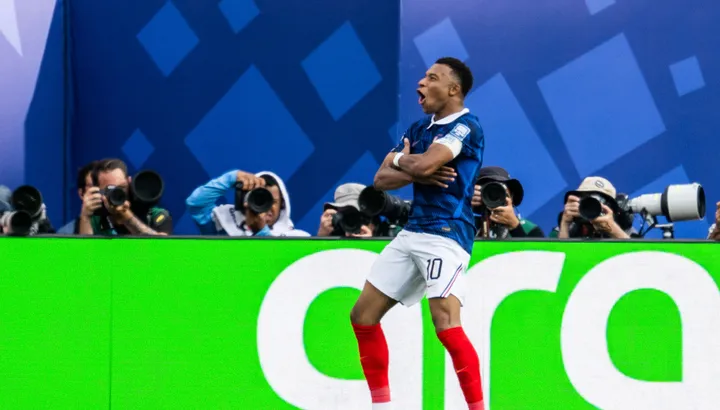 France 3-0 Sweden: Kylian Mbappe makes World Cup history as Les Bleus cruise into Round of 16