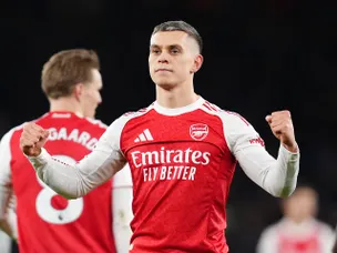 Awesome Arsenal run riot in title statement as Villa's magnificent winning run ends