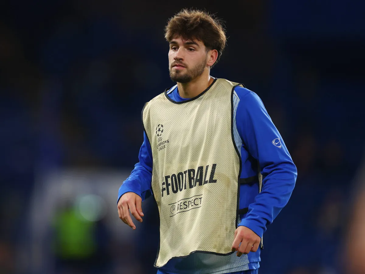 Chelsea prospect Guiu 'takes stance' on Blues future amid exit speculation