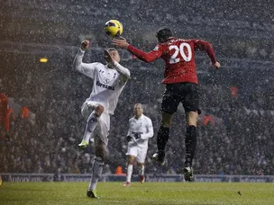 Dempsey strikes late to deny United