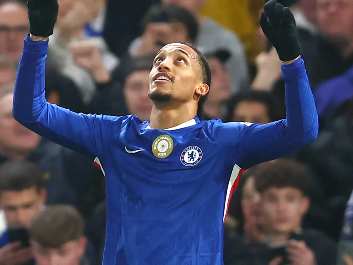 Watch: Pedro joins exclusive PL scoring club with delightful Chelsea chip