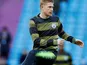 Kevin De Bruyne warms up for Manchester City on February 10, 2019