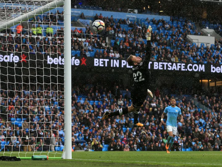 Simon Mignolet wary of resurgent Everton