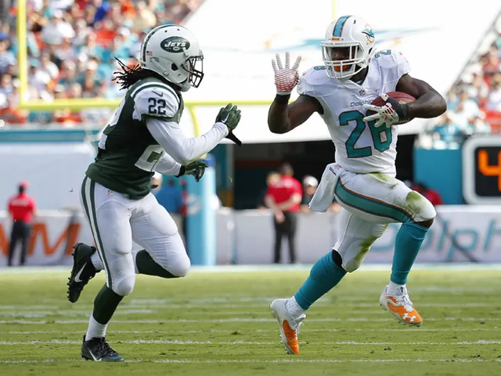 Smith leads Jets to win