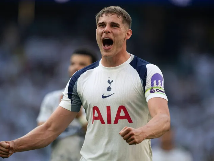 "A special moment" - Van de Ven reveals key reason behind new Spurs contract