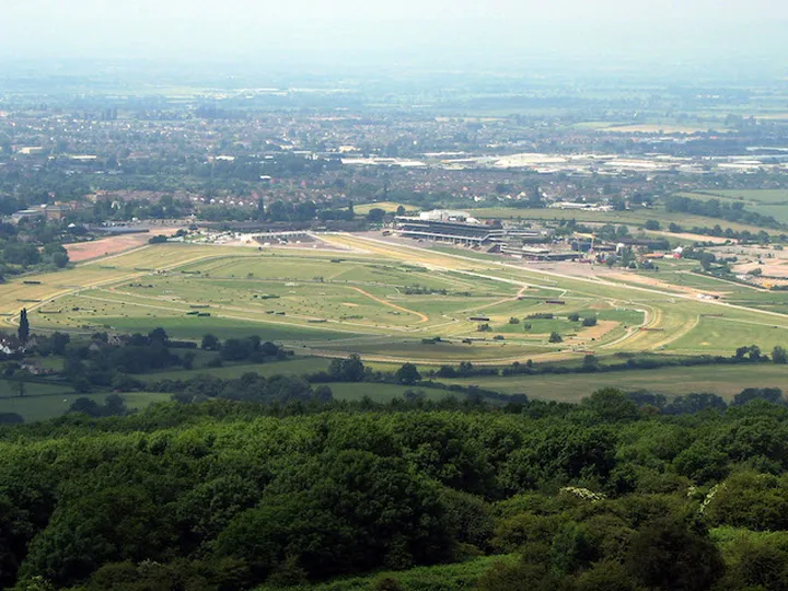 Cheltenham Festival underway in front of empty stands