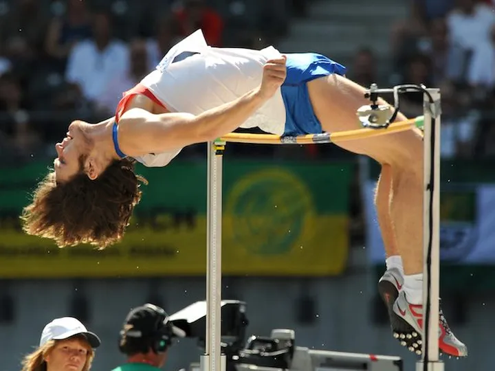 Ukhov explains vest problem