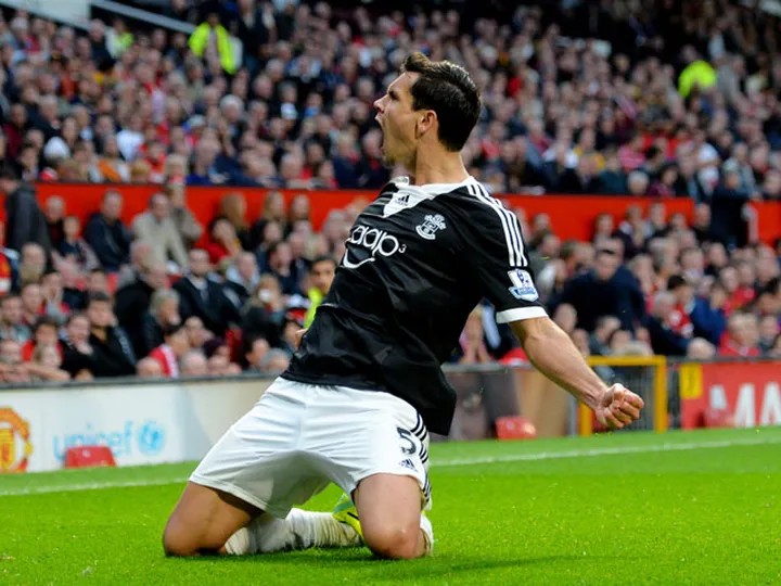 Report: Barcelona join Lovren race