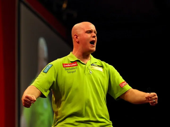 Van Gerwen, Lewis win in Germany