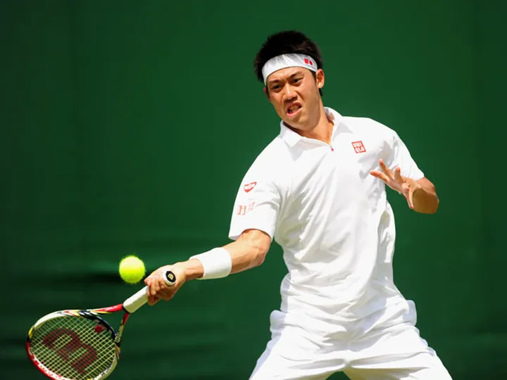 Nishikori moves into second round