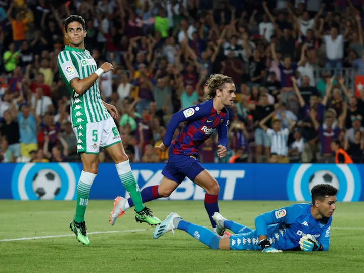 Griezmann nets brace in impressive Barcelona win