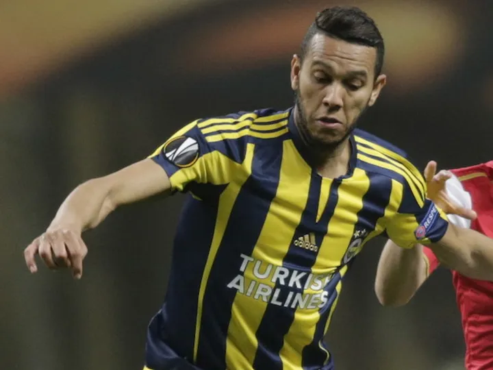 Wolves 'lining up late De Souza move'