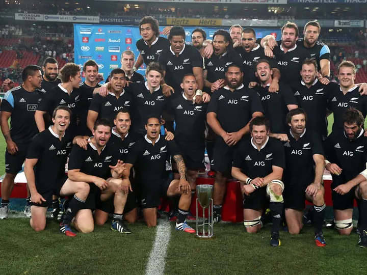 Jane hits out at New Zealand back three