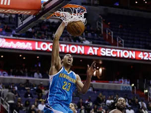Davis leads Pelicans to opening win
