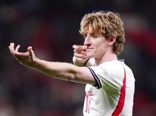 Off and running! Gordon stars as England bounce back with win over Czech Republic