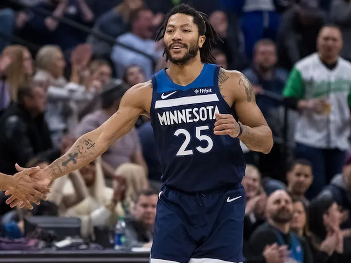 Derrick Rose leaves it late to down Phoenix Suns