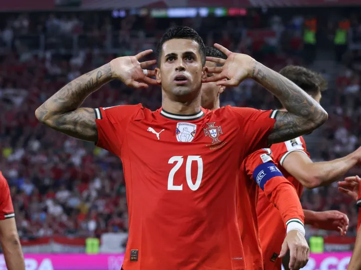 Return attempt: Barca make 'official' bid to hijack Inter's Cancelo move