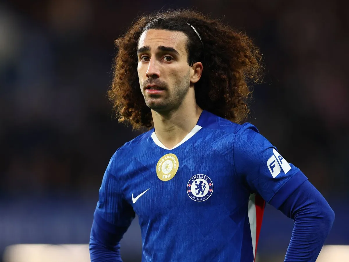 Rosenior delivers Cucurella, James updates ahead of Chelsea's trip to Hull