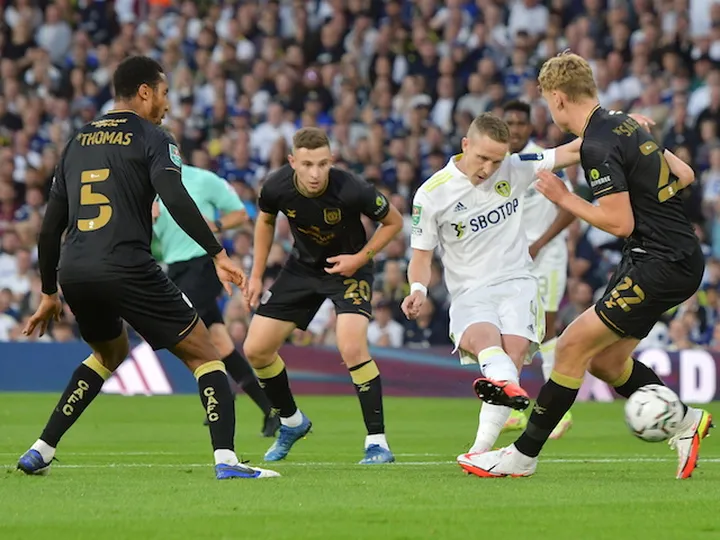 Marcelo Bielsa provides Adam Forshaw injury update