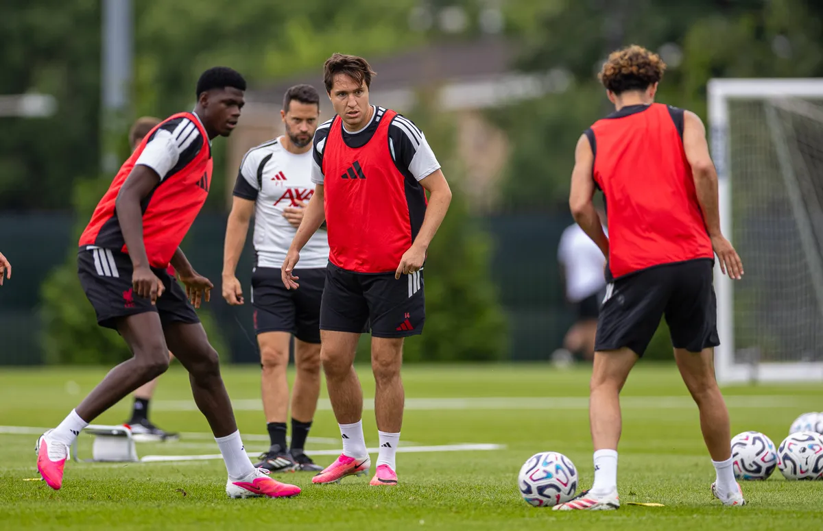 Liverpool transfer news: Forgotten Reds star has no future under Andoni Iraola as three clubs circle