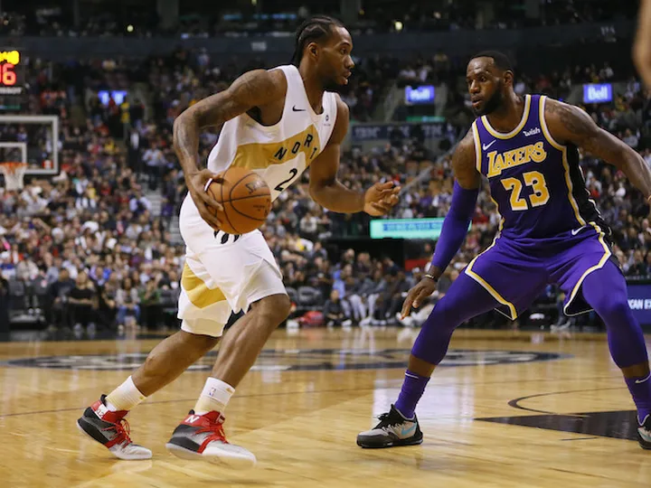 Leonard leads Raptors to win over LeBron's Lakers