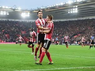 Davis, Pelle put Southampton on their way