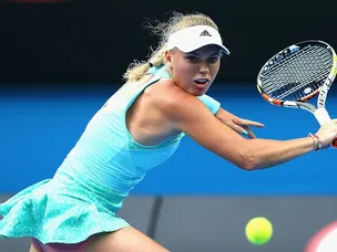 Wozniacki seals third-round place