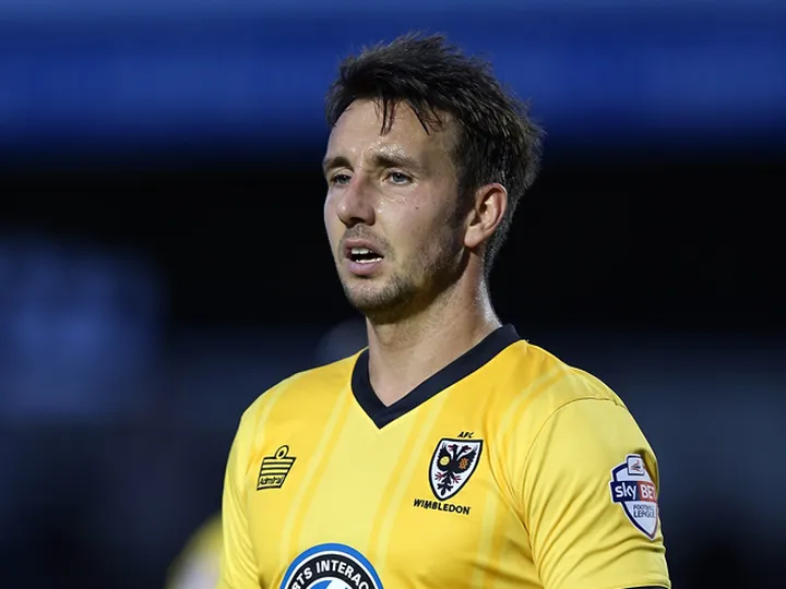 Ten-man Pompey fall to Dons