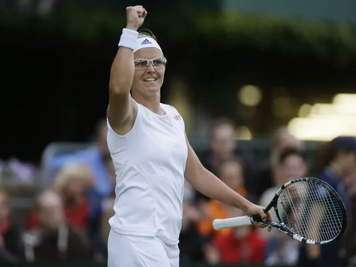 Flipkens through in straight sets